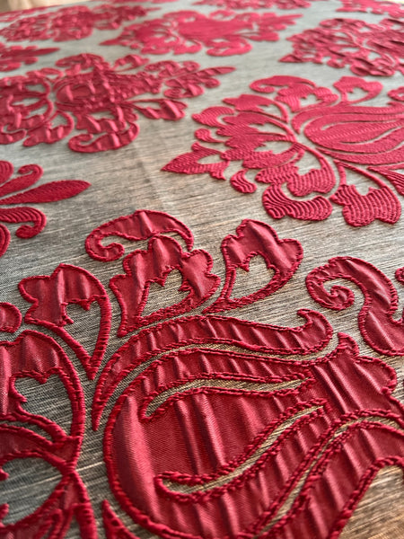 Tablecloth Jacquard "cr30937" in burgundy on gunmetal