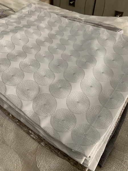 Tablecloth Embroidery "Ziller Petite" 12684 on White Satin