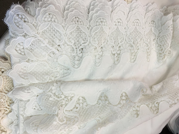 Tablecloth "Macrame Applique" 21660 on White Satin