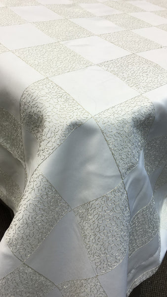 Tablecloth Embroidery "IRRE" 13147 on White Satin