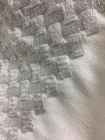 Tablecloth Embroidery "Basketweave" 15800 in silver