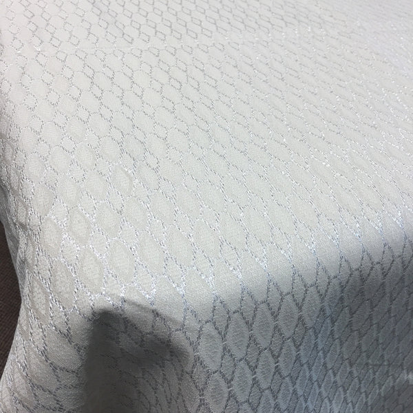 Tablecloth Jacquard 12624 Silver on Cream Chenille