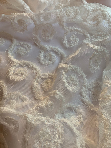 Tablecloth Embroidery "Angelhair Swirls" CR19300 on Sheer