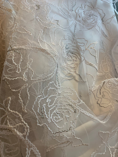 Tablecloth Embroidery "Cordonnette" cr19348 on mesh