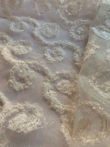 Tablecloth Embroidery "Angelhair Swirls" CR19300 on Sheer