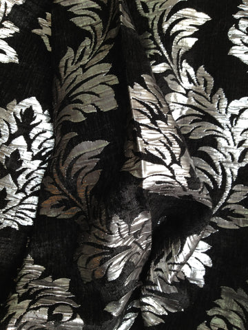 Table Linen Jacquard "Silver Leaf" sc160667 on Black Chenille